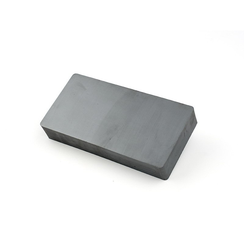 Feritni magnet 25x10x5 mm